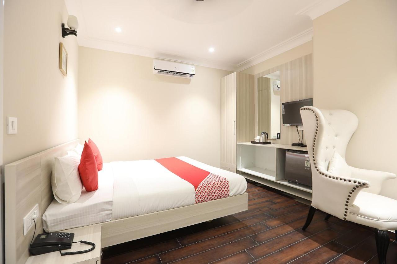 Hotel Oyo 43009 The Palm Green Indraprastha Exterior foto